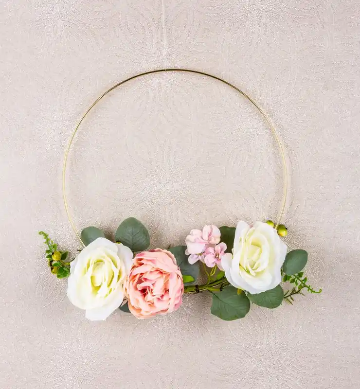 Noutate - Decorat suspendat 25 cm, flori, cerc auriu